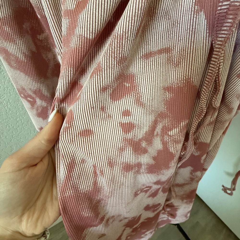 PrettyLittleThing Pink Ribbed Dress - Picture 3 of 4